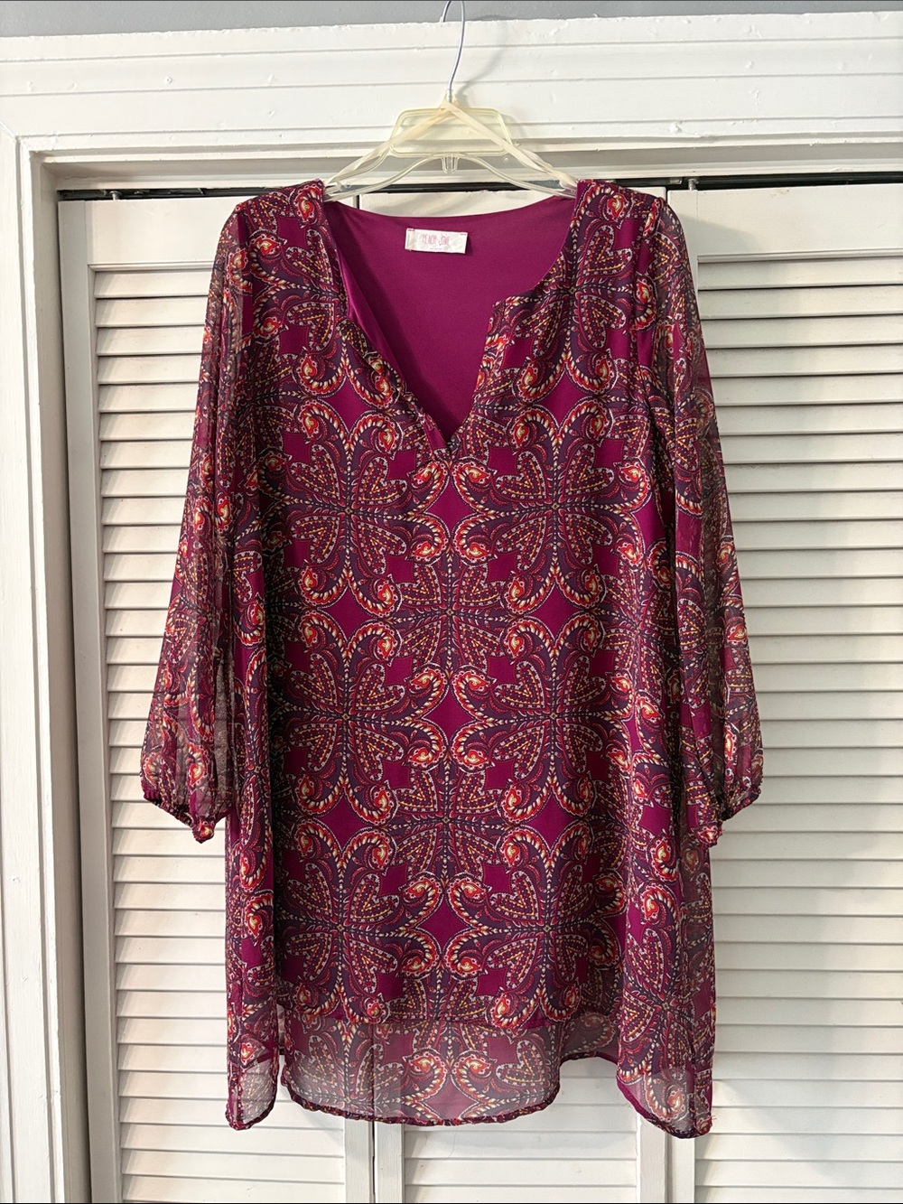 Peach Love California Fuchsia Paisley V-Neck Sheer Tunic